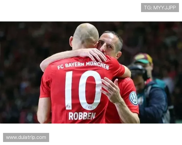 与100位足球明星亲密接触探索他们背后的故事与传奇人生