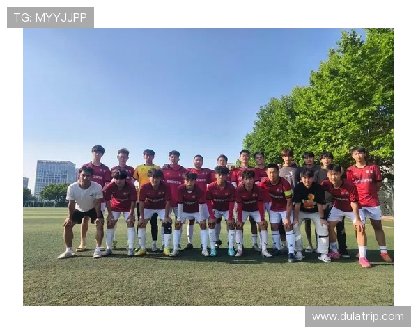 上海足球队的节奏揭秘：激情与梦想交织的绿茵传奇