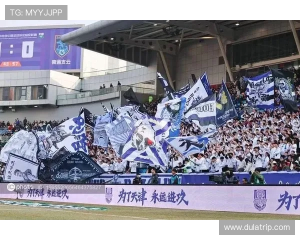 为足球明星加油助威的话语激励他们在赛场上拼搏奋进的力量